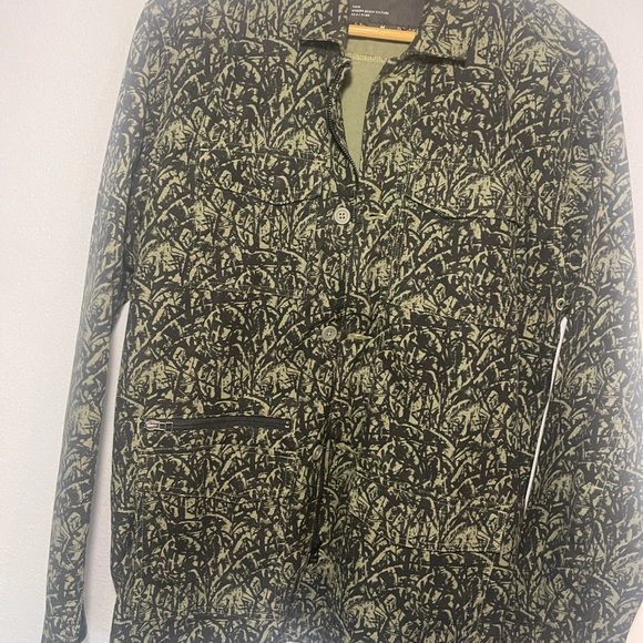 Tavik modern beach culture L over shirt. - Picture 3 of 4